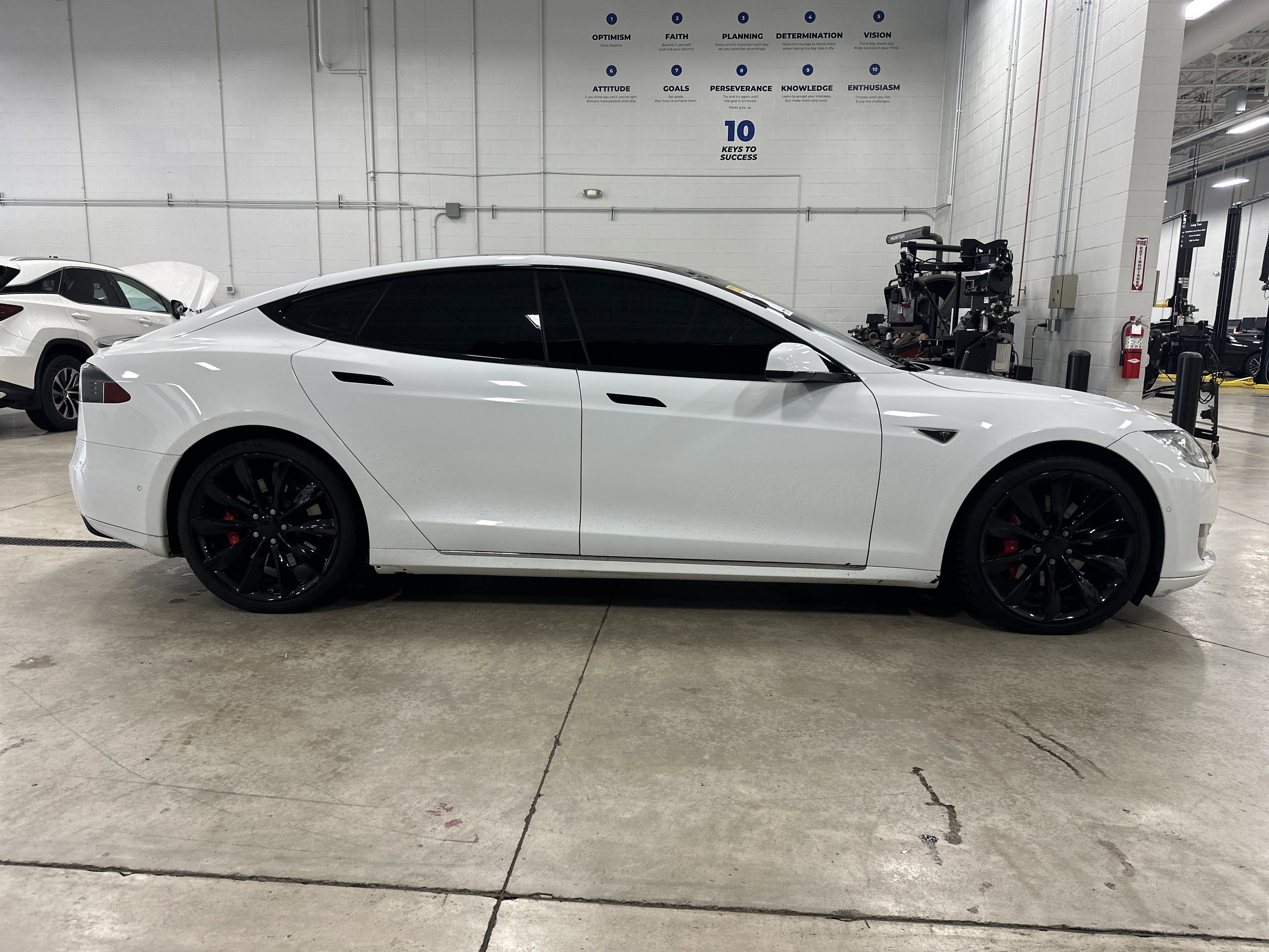 Used 2014 Tesla Model S 85 RWD image 11