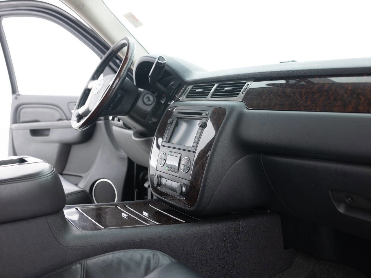 Used 2011 GMC Yukon XL Denali image 27