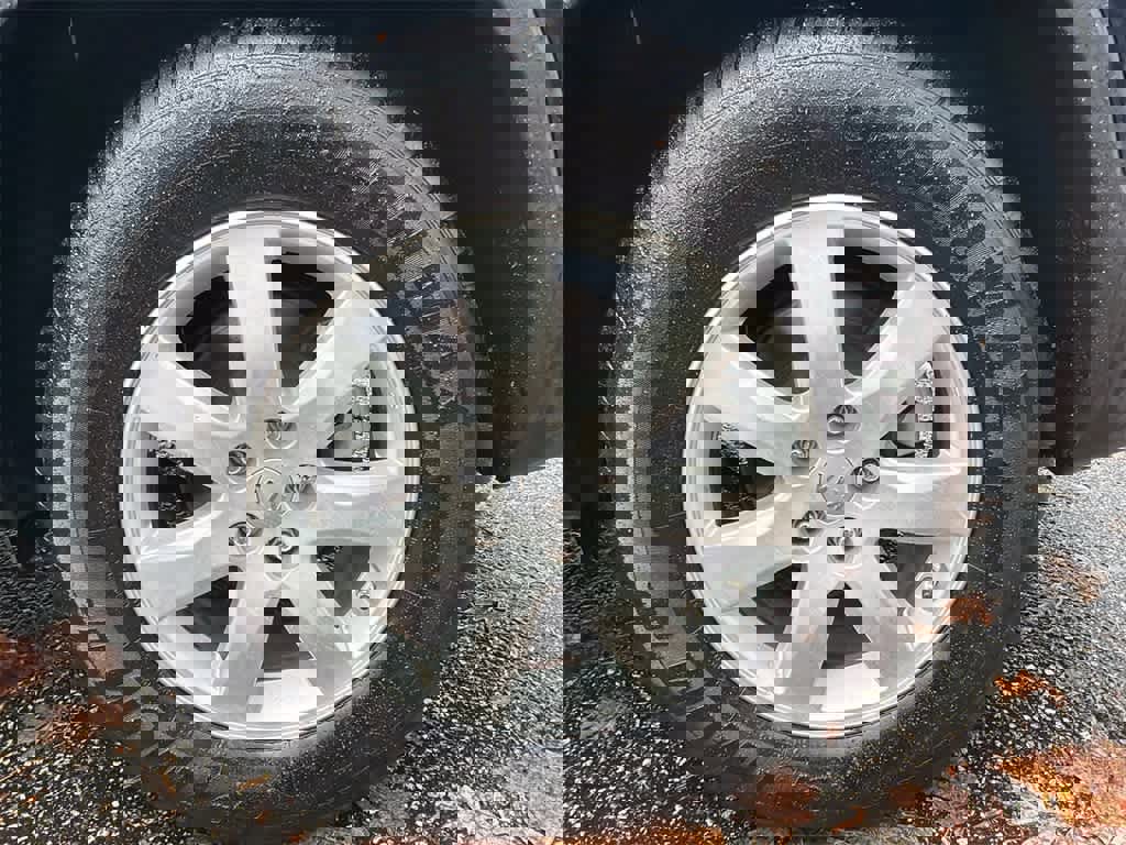 Used 2013 Kia Sorento LX w/ Value Pkg image 9