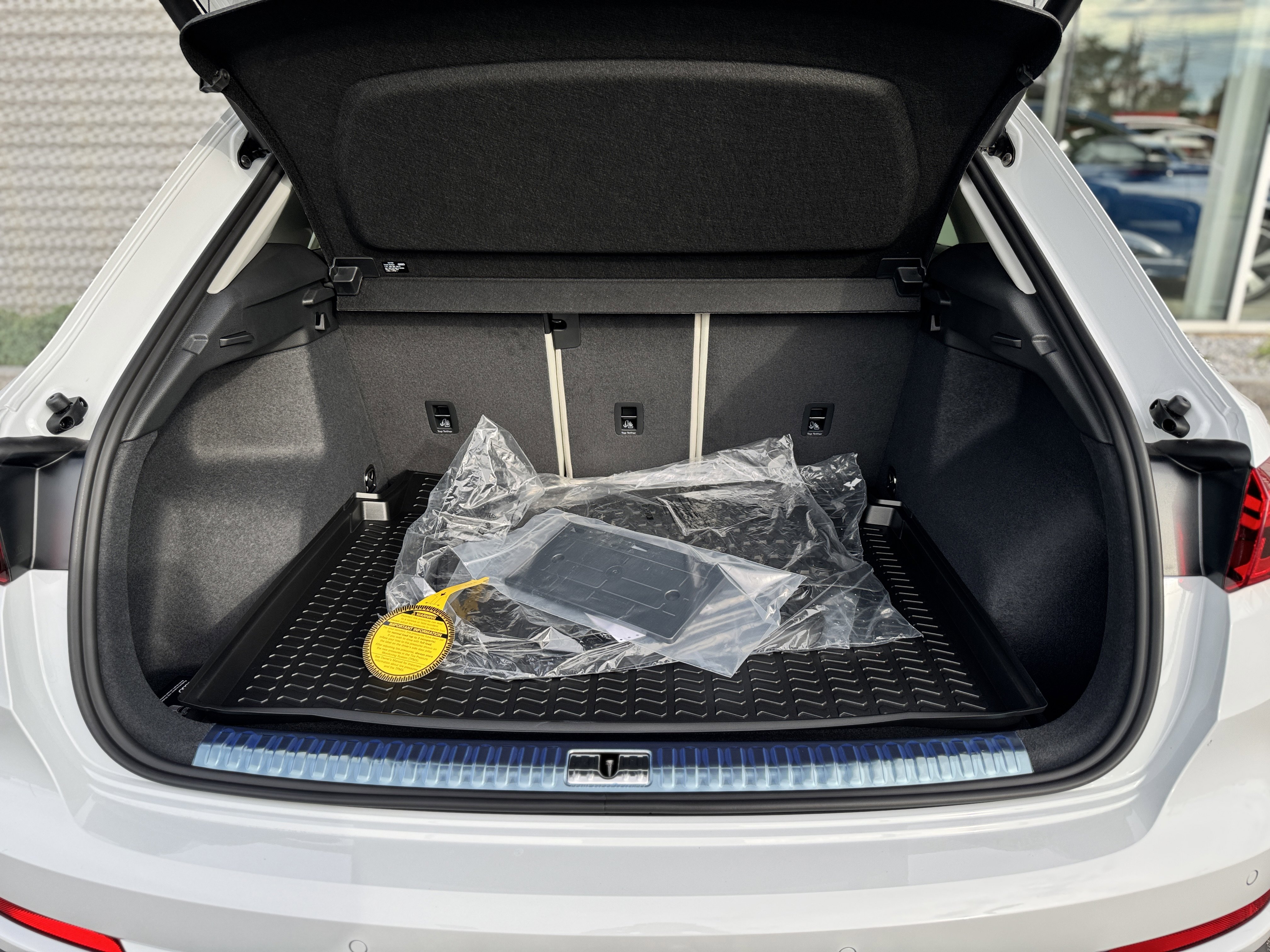 New 2025 Audi Q3 2.0T Premium image 17