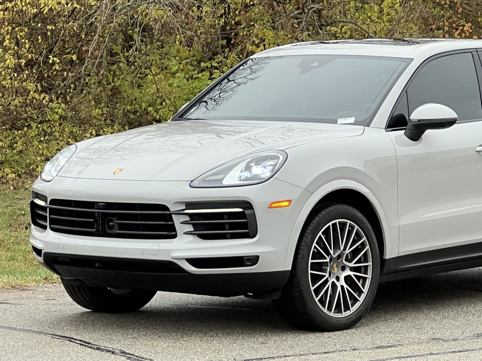 Certified 2022 Porsche Cayenne Platinum Edition image 11