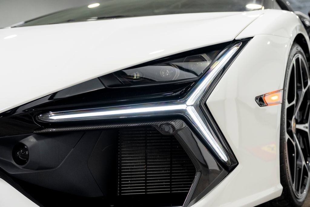 Used 2025 Lamborghini Revuelto AWD/4WD image 18