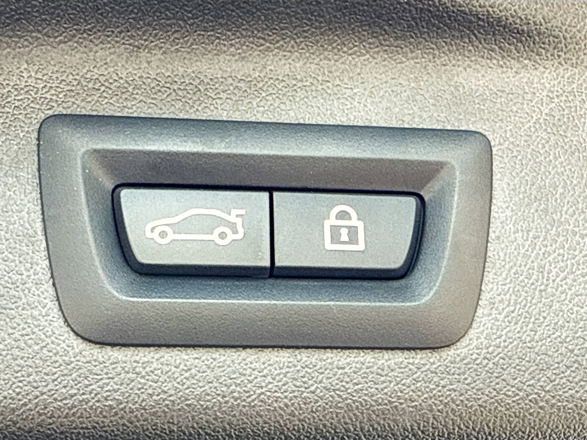 Used 2023 BMW X7 M60i w/ Executive Package image 13