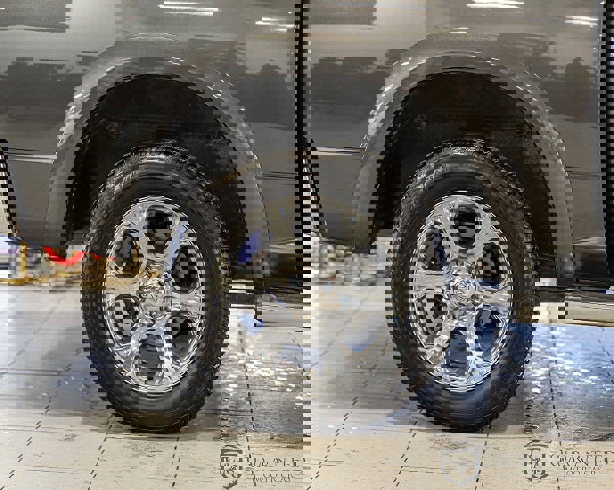 Used 2016 RAM 1500 Laramie w/ Convenience Group image 9