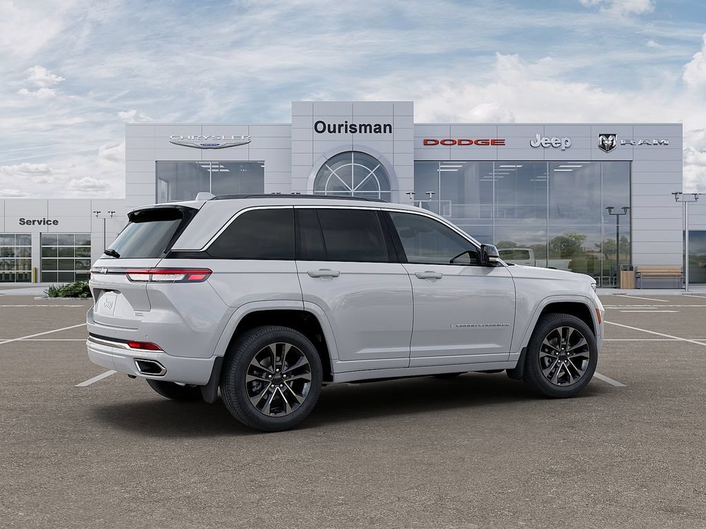 New 2025 Jeep Grand Cherokee Overland w/ Trailer Tow Package AWD/4WD image 4