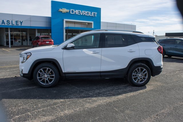 Used 2024 GMC Terrain SLT image 6