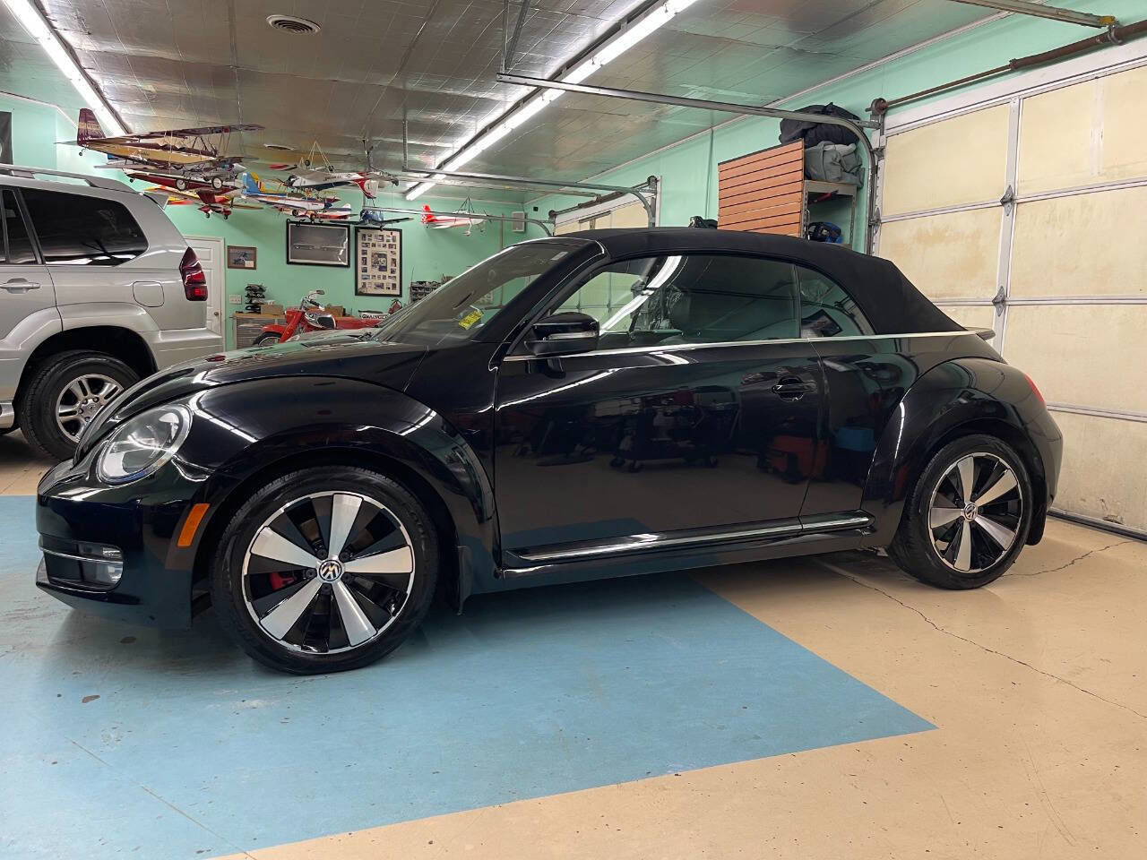 Used 2013 Volkswagen Beetle 2.0T image 3