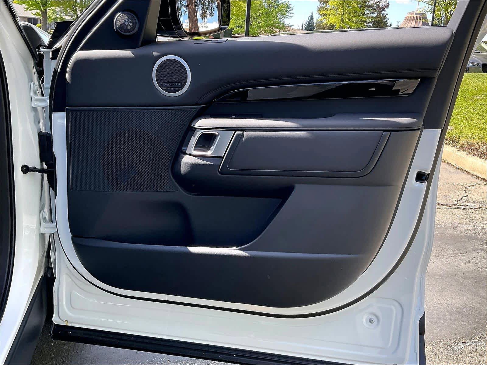 New 2026 Land Rover Discovery S AWD/4WD image 30