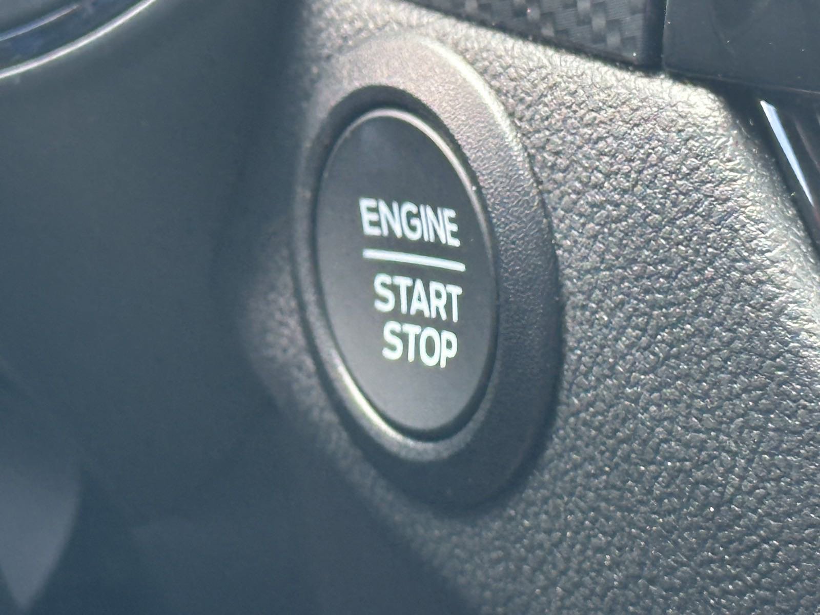 New 2024 Ford Escape ST-Line w/ Equipment Group 301A FWD image 17