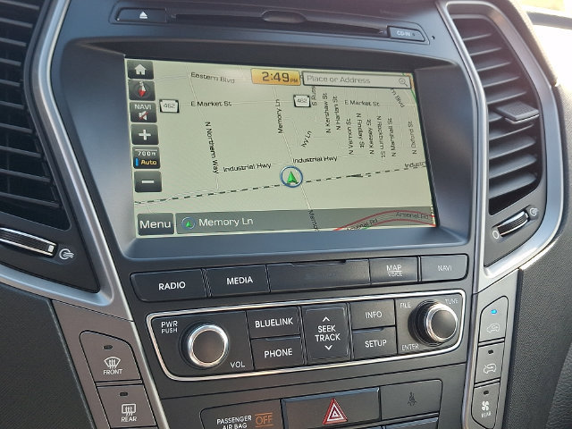 Used 2017 Hyundai Santa Fe Limited AWD/4WD image 18