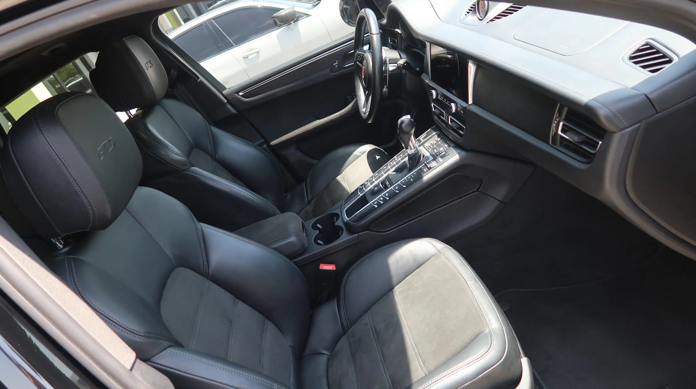 Used 2021 Porsche Macan GTS AWD/4WD image 26