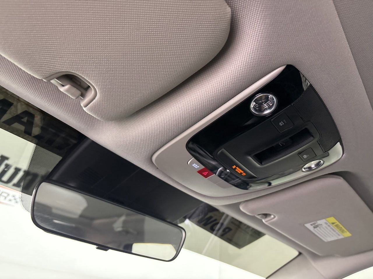 Used 2024 Kia Sorento S w/ Panoramic Sunroof Package image 19