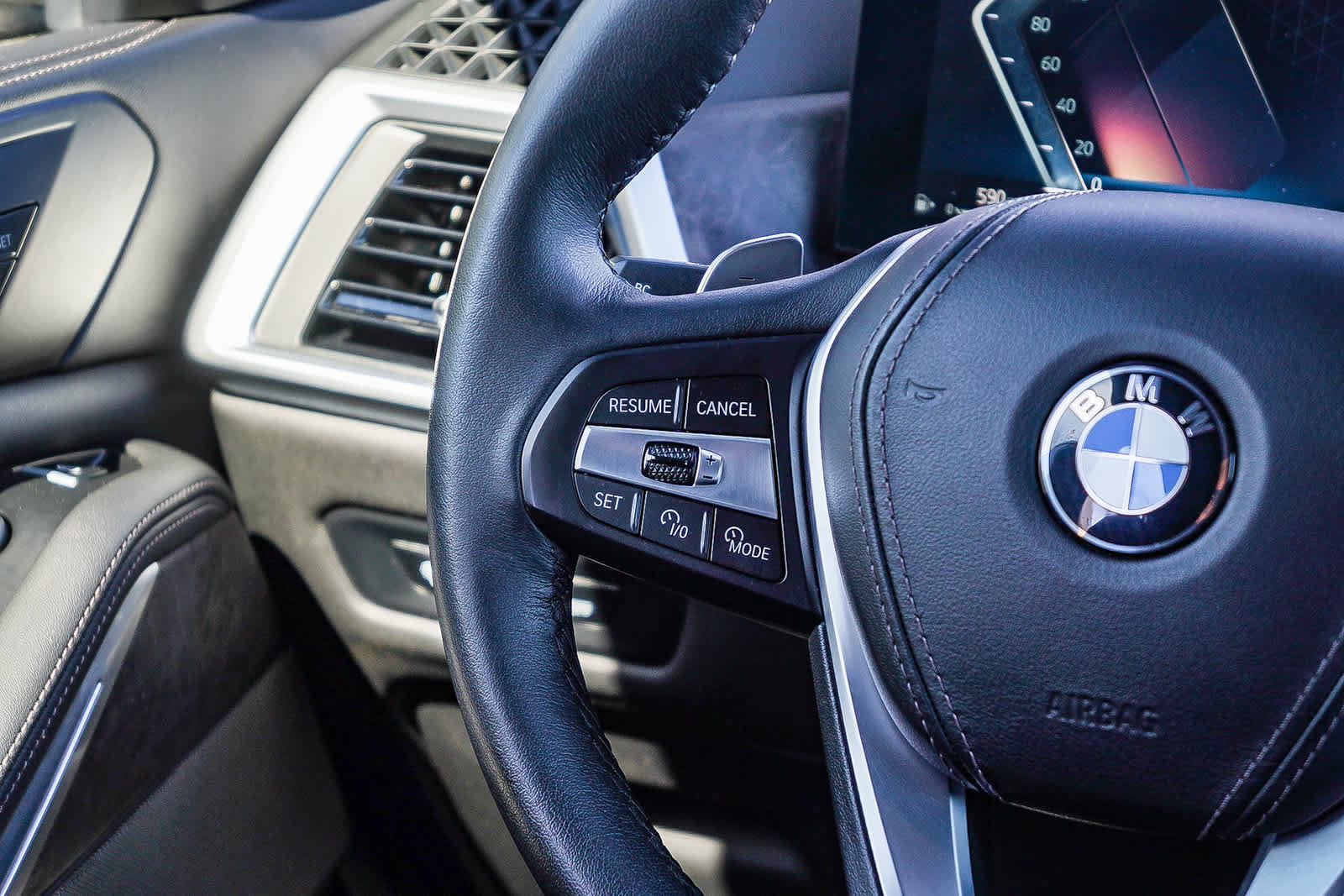 Used 2025 BMW X5 sDrive40i w/ Premium Package image 16