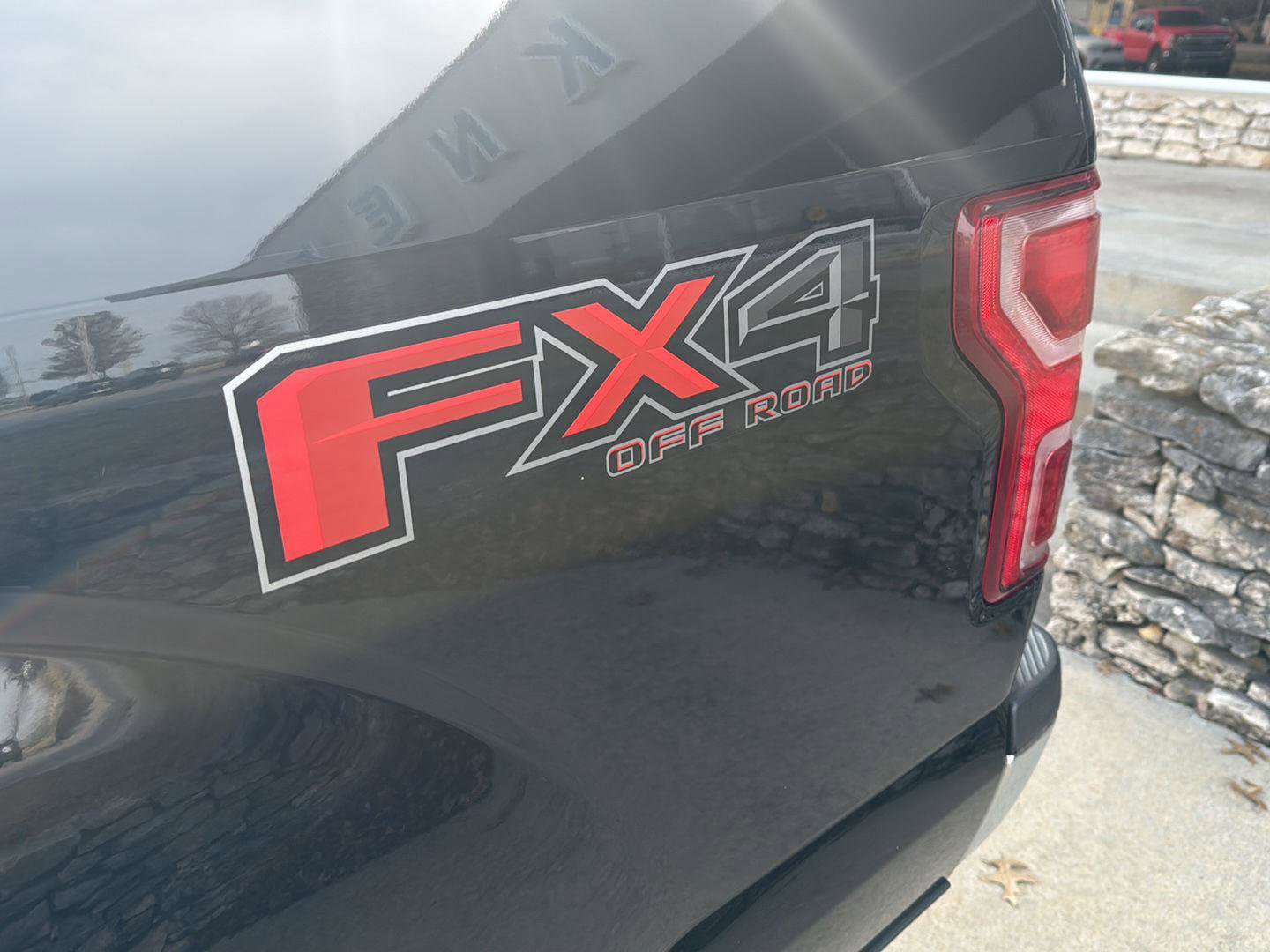 Used 2018 Ford F150 XLT w/ Equipment Group 302A Luxury image 7