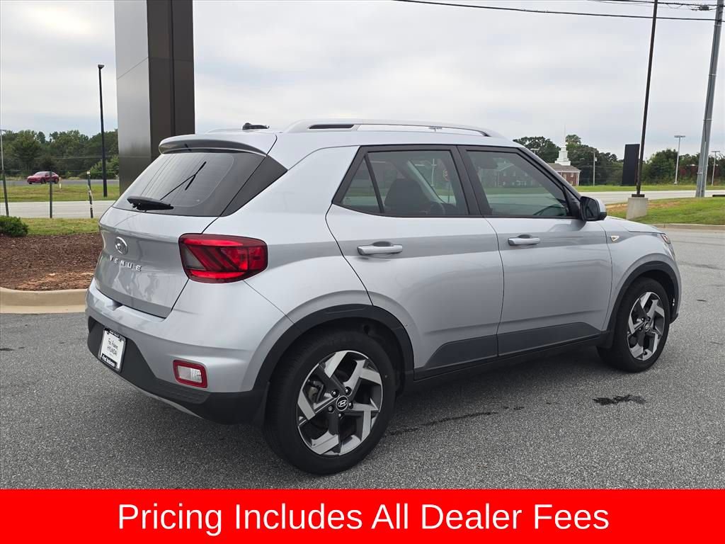 Certified 2023 Hyundai Venue SEL FWD image 3
