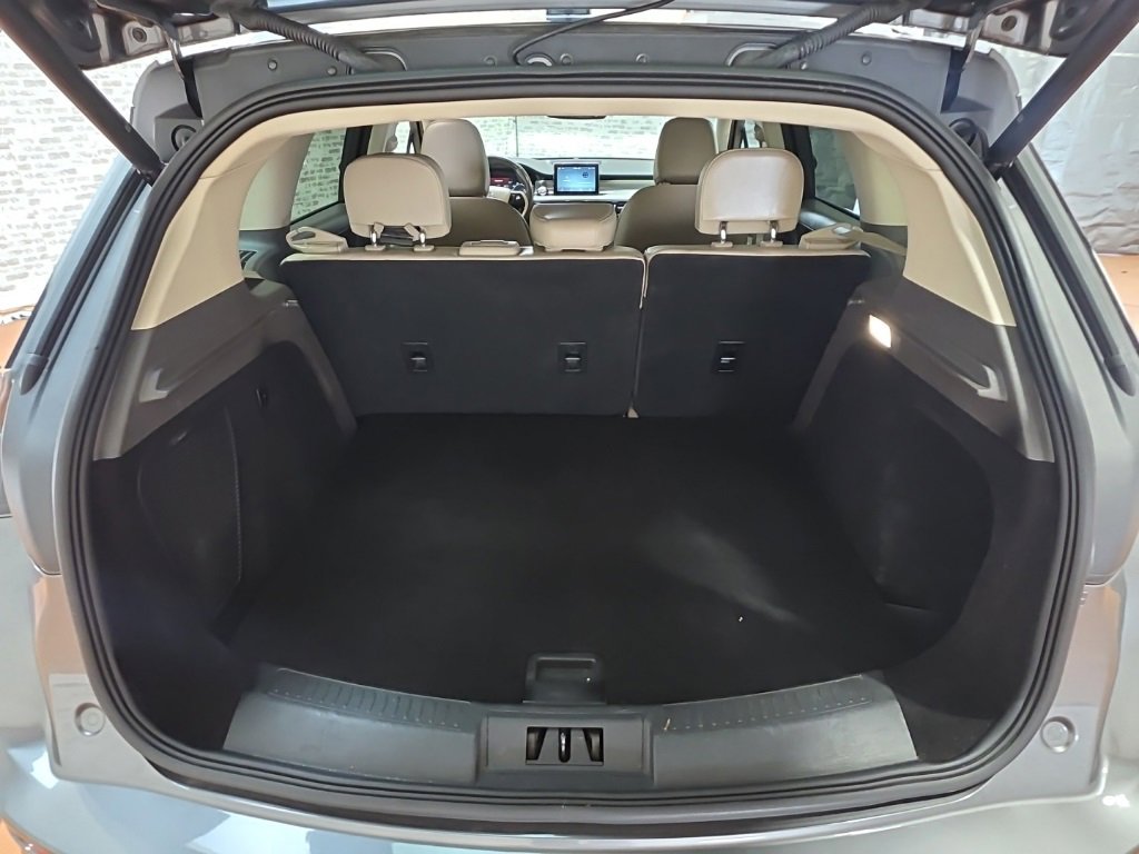 Used 2021 Lincoln Corsair Standard image 16