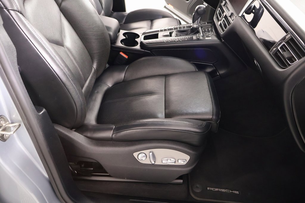 Used 2020 Porsche Macan image 14