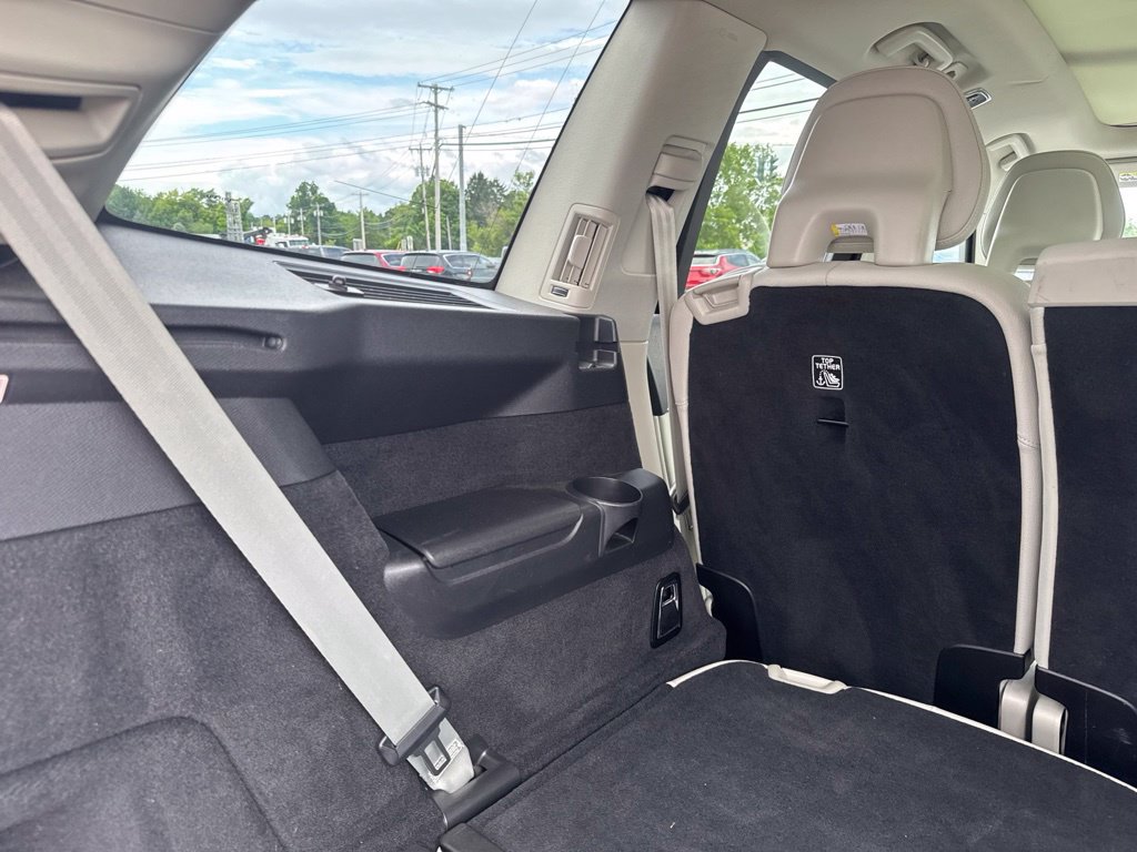 Used 2022 Volvo XC90 T5 Momentum AWD/4WD image 17