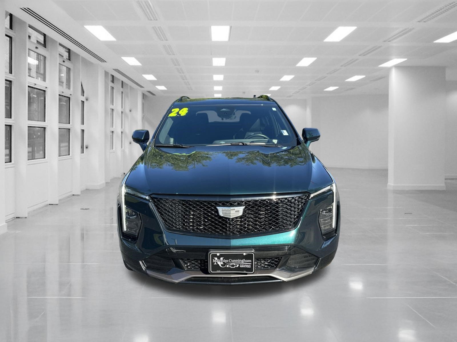 Used 2024 Cadillac XT4 Sport w/ Active Safety Package AWD/4WD image 2