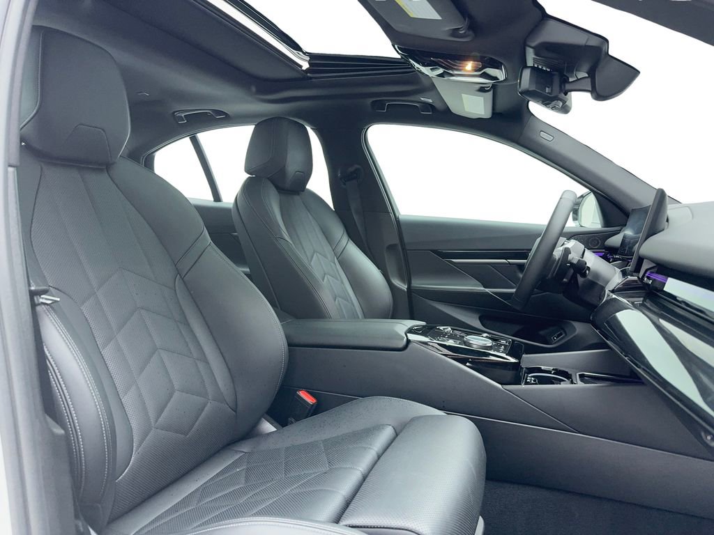 Used 2025 BMW 530i RWD image 42