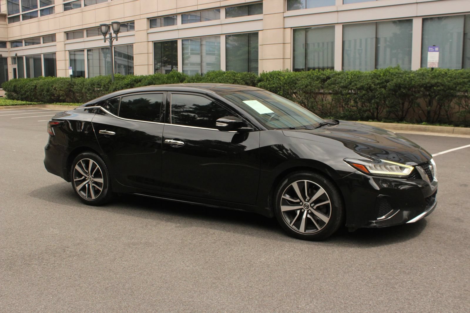 Used 2019 Nissan Maxima 3.5 SV w/ Floor Mat Group FWD image 2