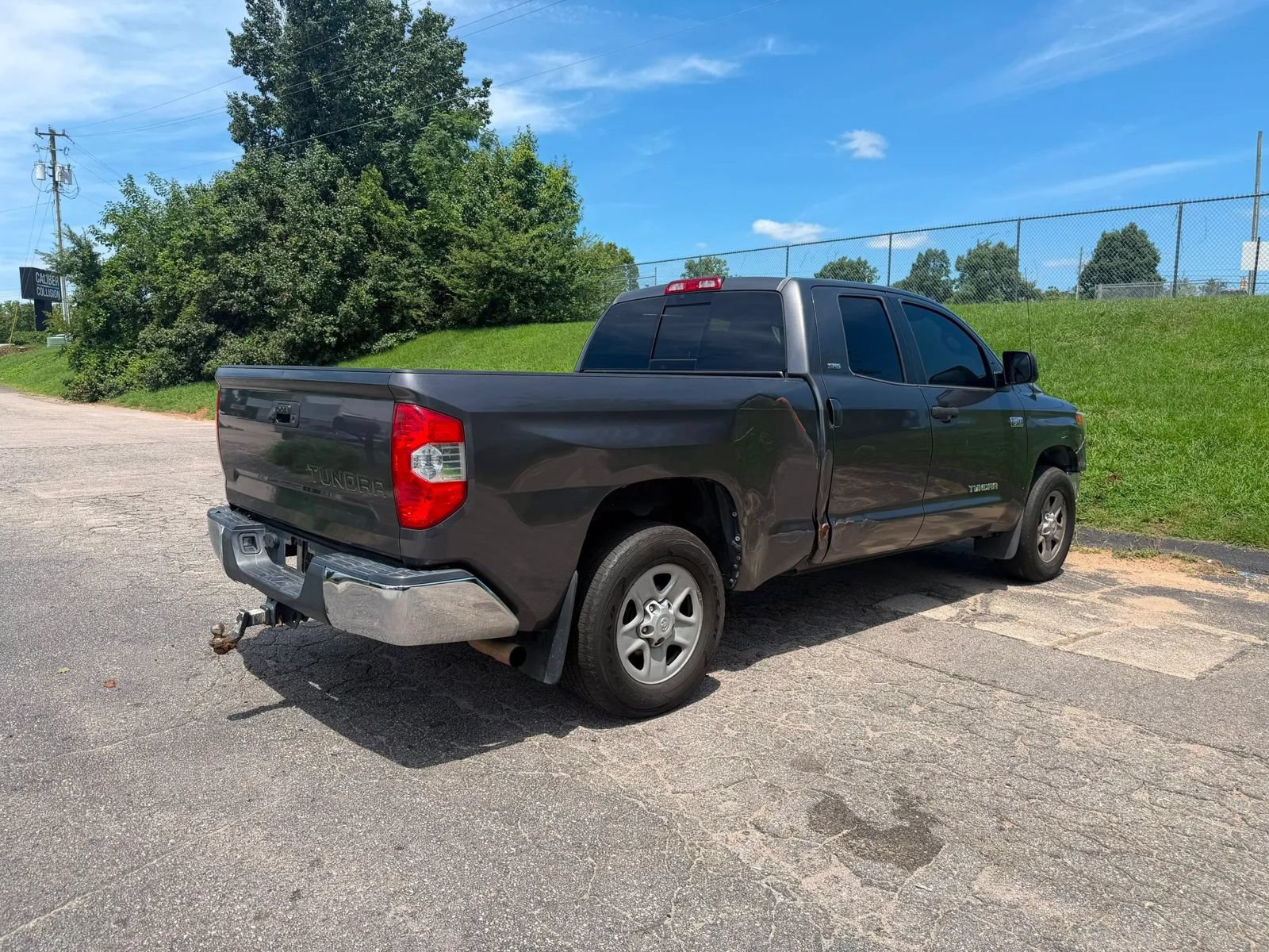 Used 2018 Toyota Tundra SR5 w/ SR5 Upgrade Package RWD image 3