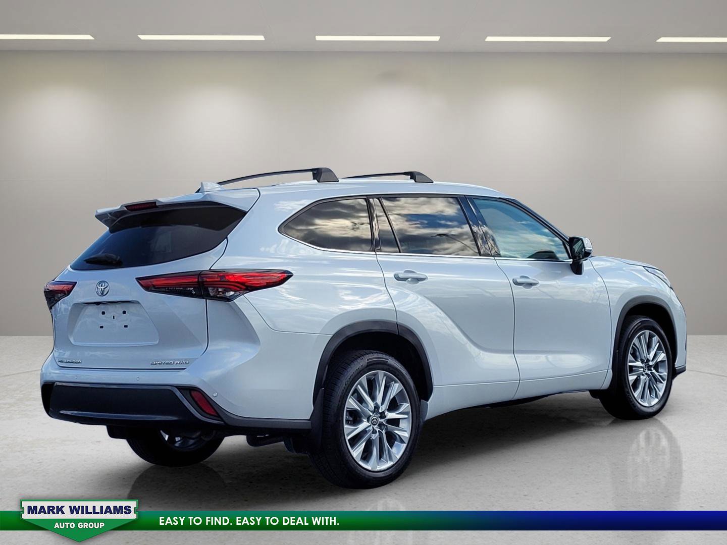 Used 2023 Toyota Highlander Limited image 4