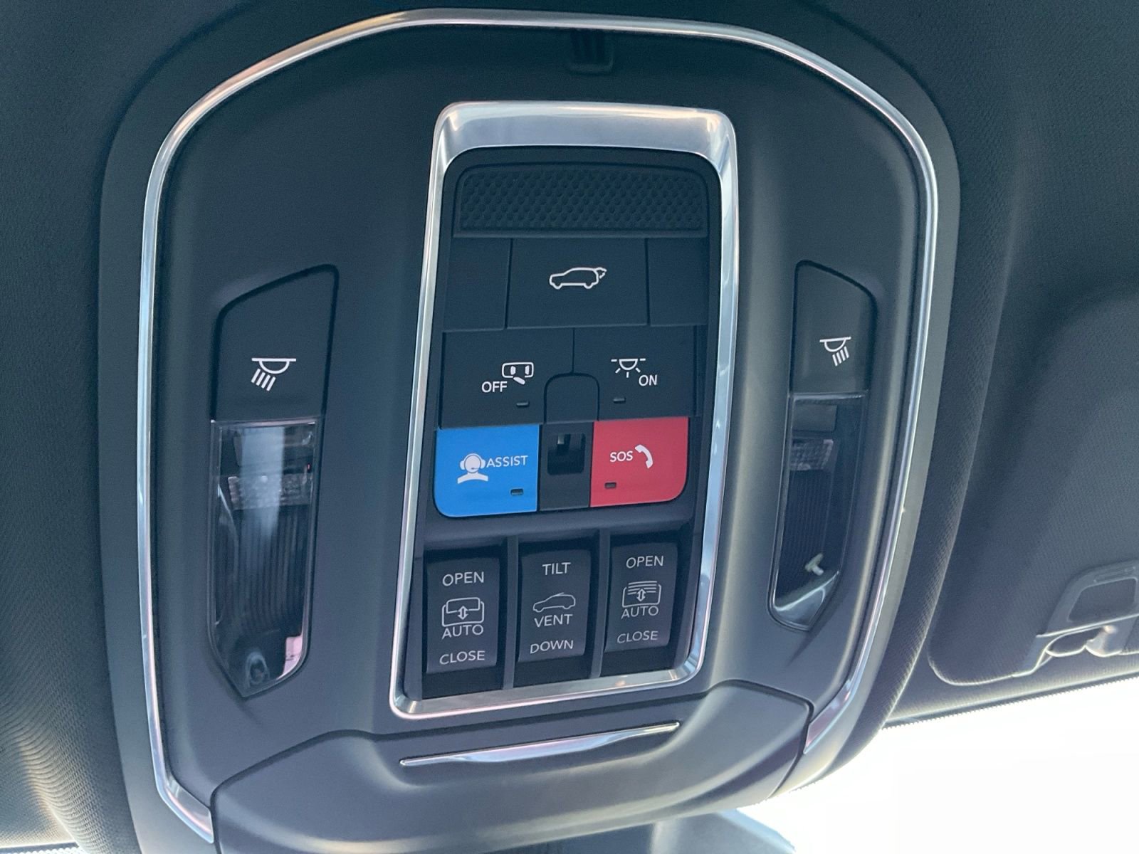 New 2025 Jeep Grand Cherokee L Limited w/ Trailer Tow Package image 31