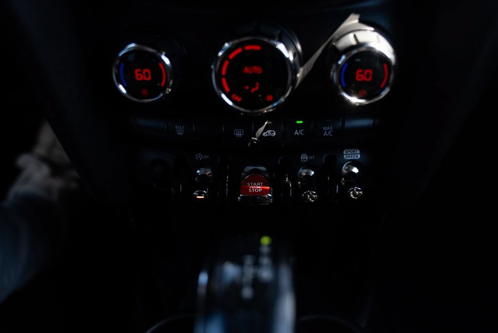 Used 2018 MINI Cooper S FWD image 16