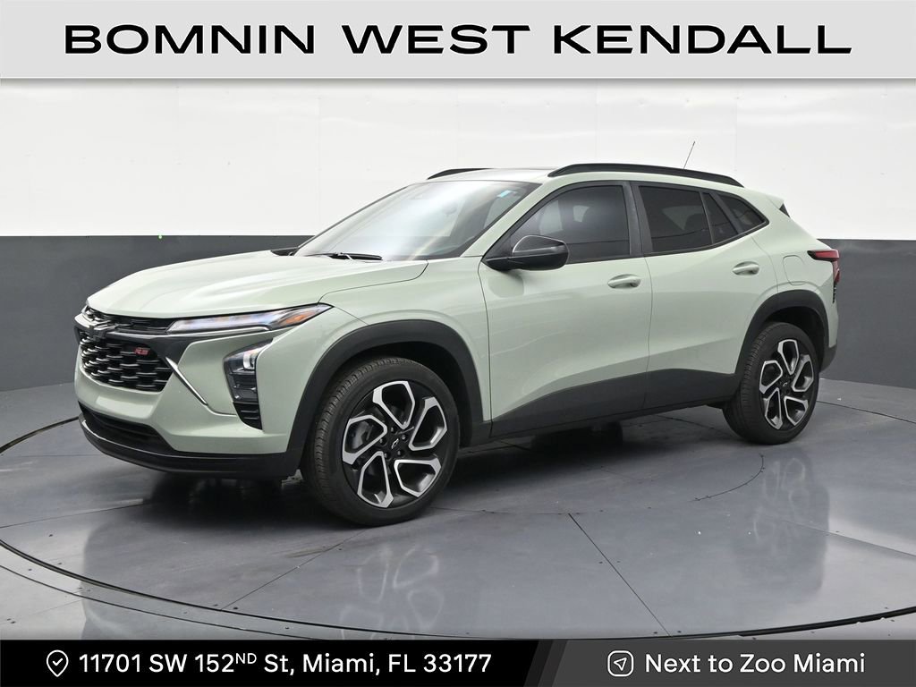 Used 2024 Chevrolet Trax RS w/ Sunroof Package FWD image 1