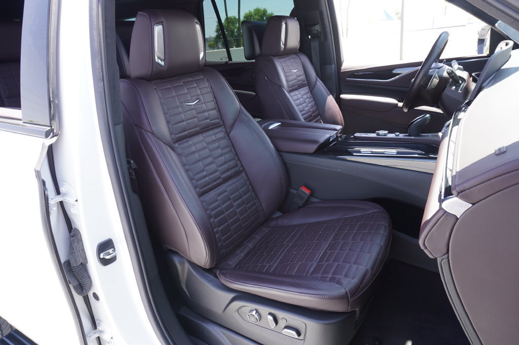 Certified 2023 Cadillac Escalade V w/ Heavy-Duty Trailer Package AWD/4WD image 18