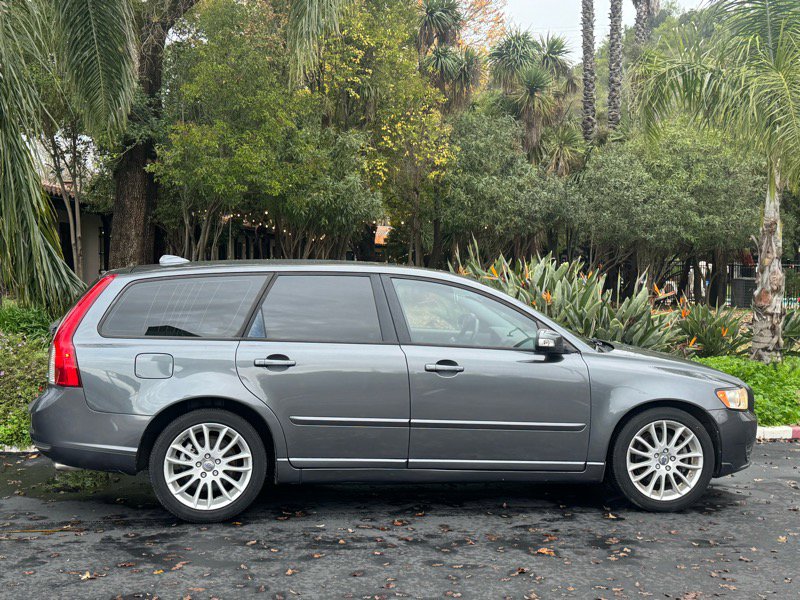 Used 2011 Volvo V50 T5 w/ Preferred Pkg image 5