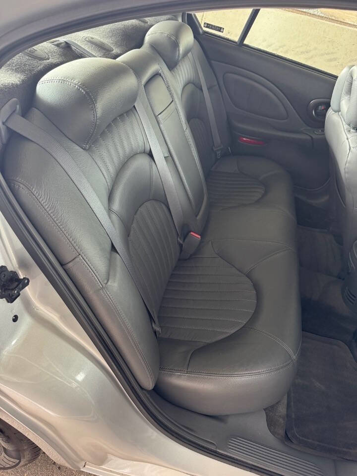 Used 2001 Pontiac Bonneville SE w/ 1SC Opt Pkg image 18