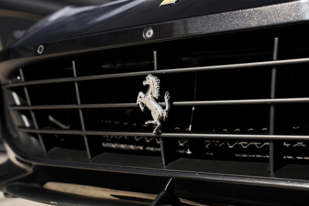 Used 2018 Ferrari GTC4Lusso image 7