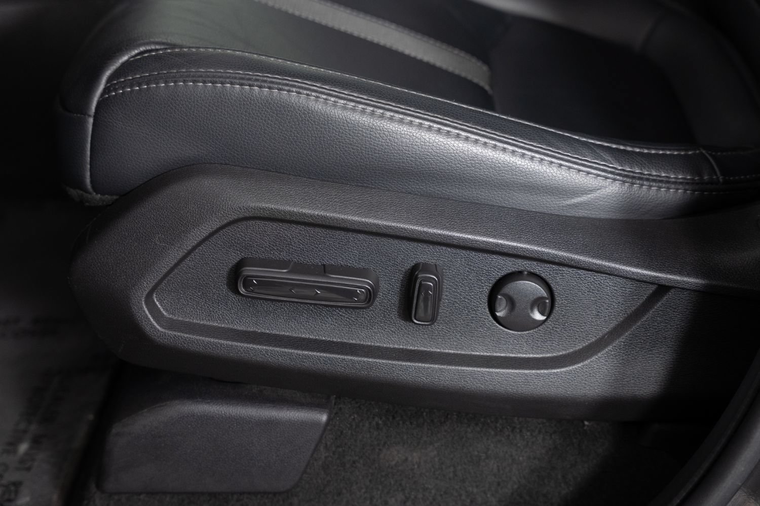 Used 2023 Honda Pilot Touring image 16