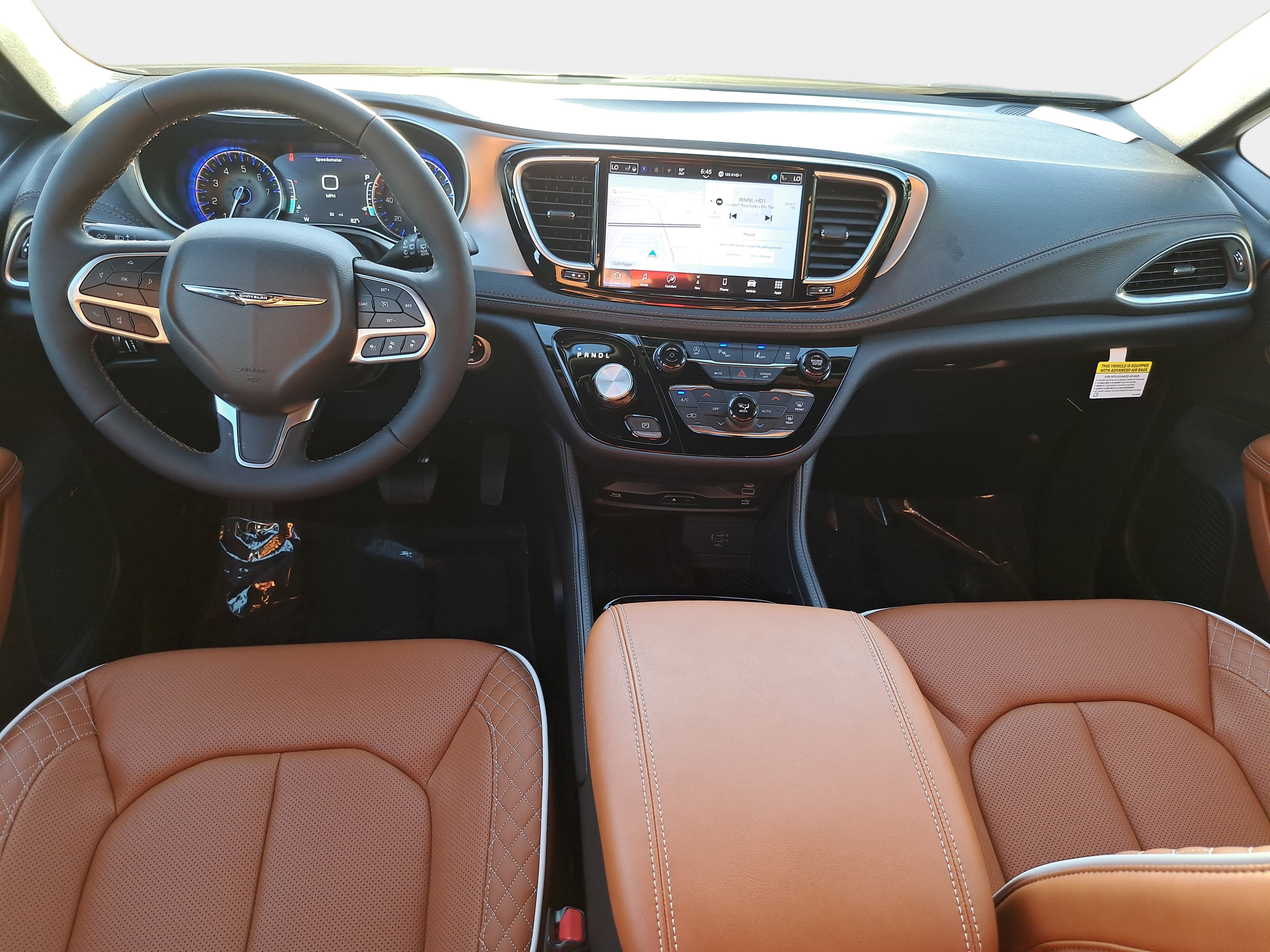 New 2026 Chrysler Pacifica Pinnacle image 9