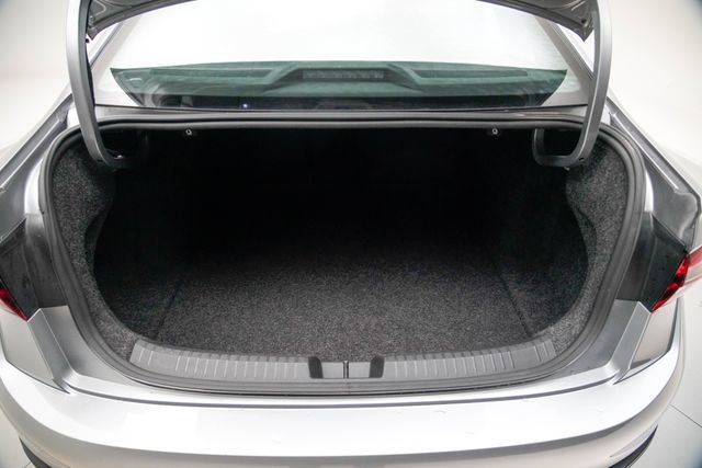 Used 2024 Volkswagen Jetta SE image 12