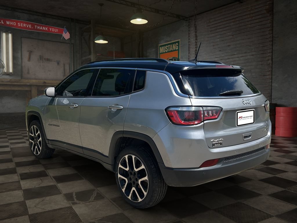 Used 2017 Jeep Compass Limited w/ Navigation Group AWD/4WD image 4