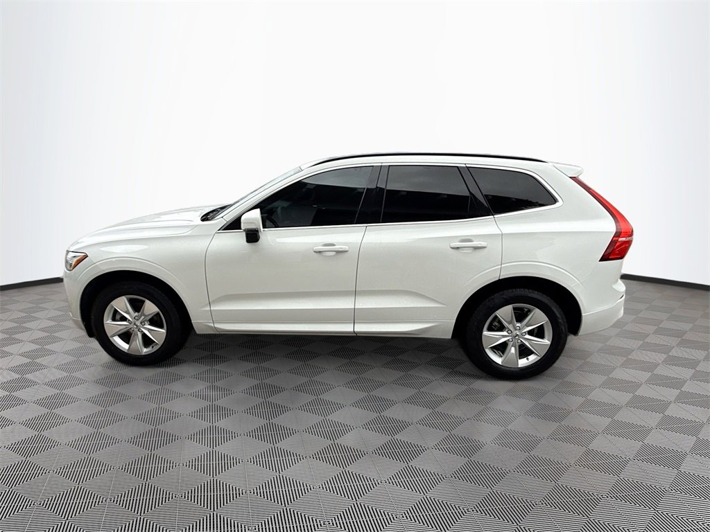 Used 2022 Volvo XC60 B5 Momentum image 9