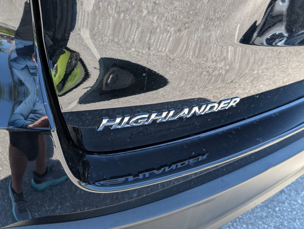 Used 2019 Toyota Highlander LE image 14