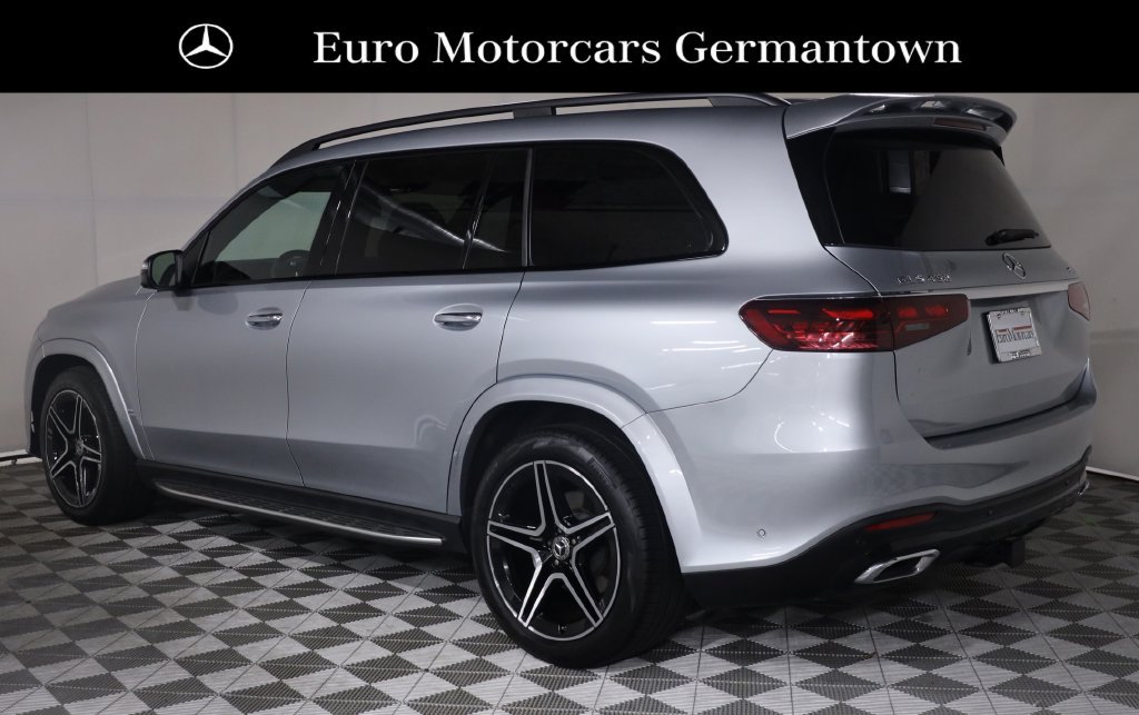 Used 2025 Mercedes-Benz GLS 450 4MATIC image 4