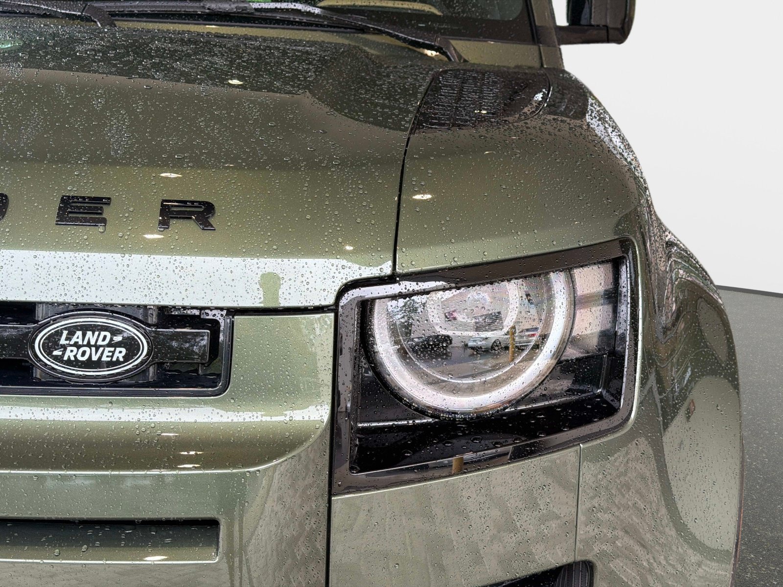New 2026 Land Rover Defender 110 X-Dynamic SE AWD/4WD image 9