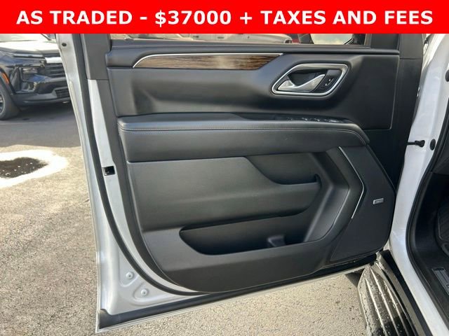 Used 2021 Chevrolet Suburban Premier w/ Premium Package image 12