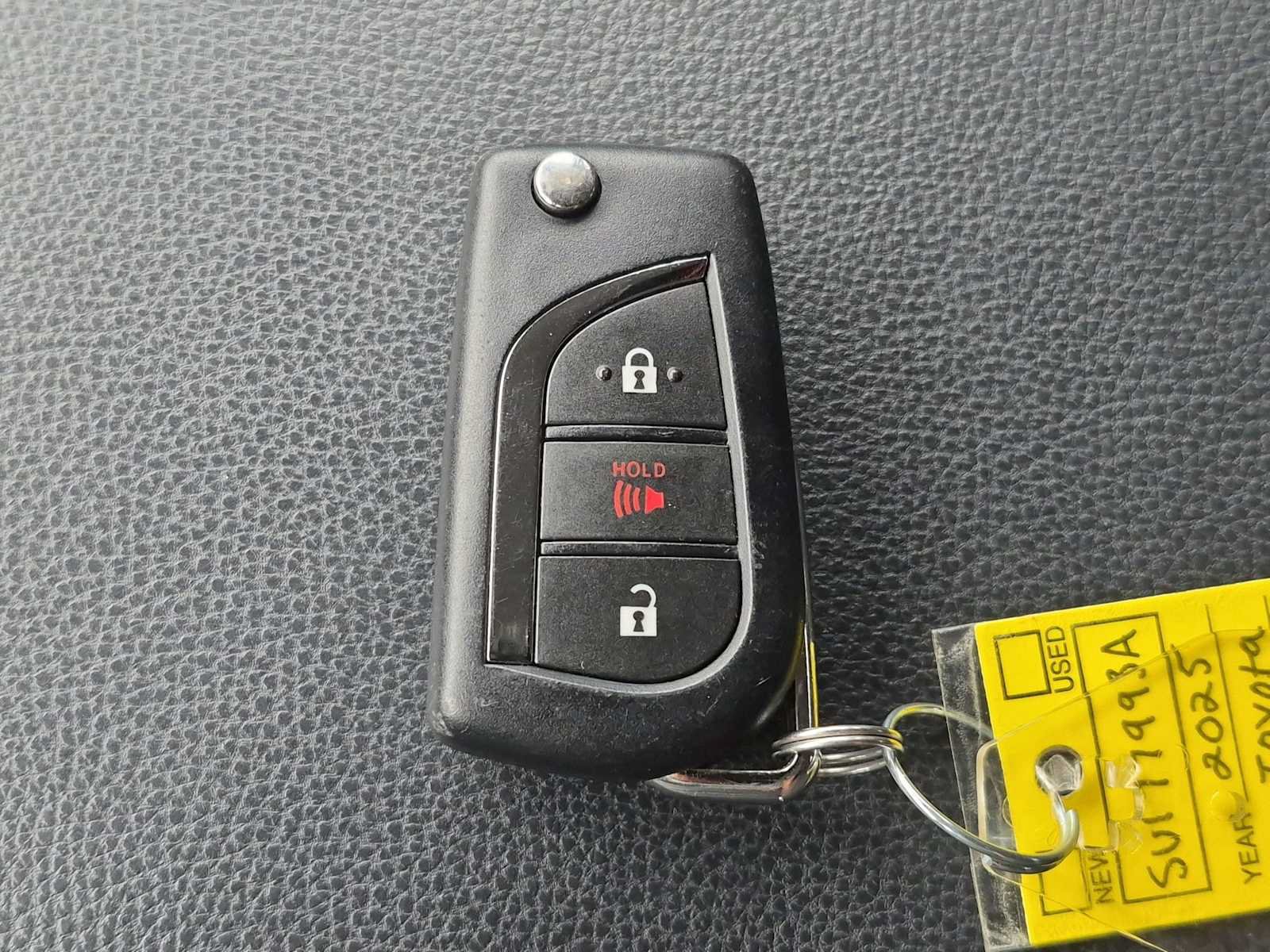 Used 2025 Toyota RAV4 LE AWD/4WD image 30