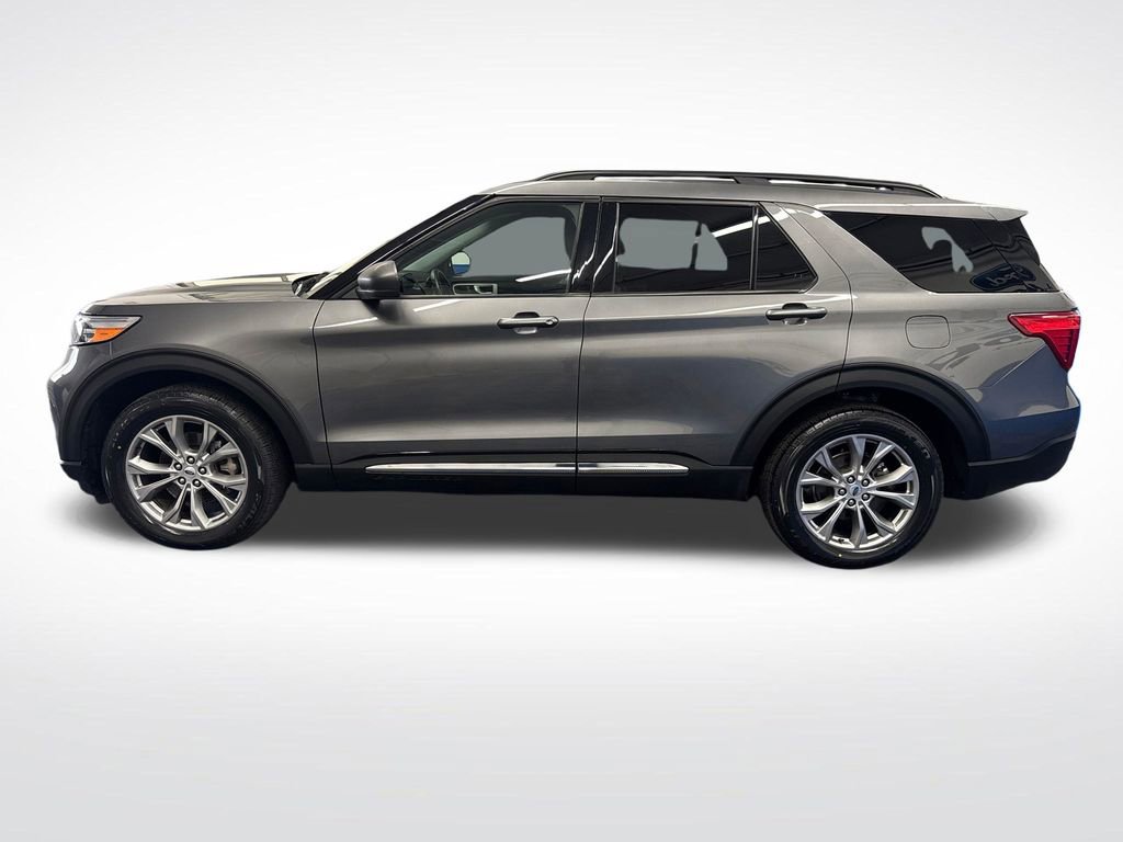 Certified 2023 Ford Explorer XLT w/ Equipment Group 202A AWD/4WD image 2