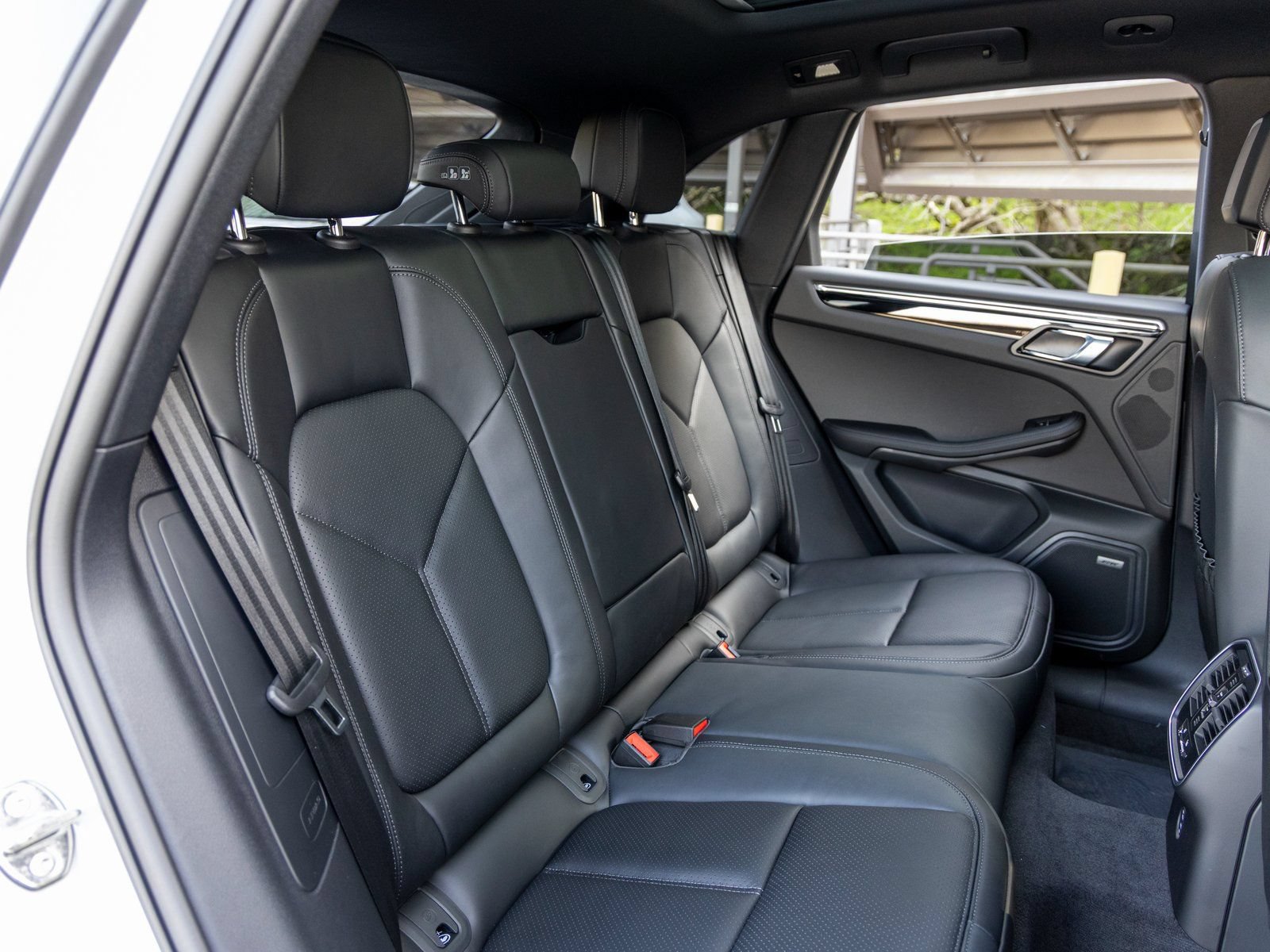New 2026 Porsche Macan AWD/4WD image 50