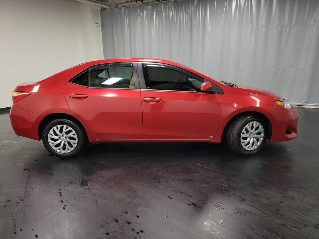 Used 2017 Toyota Corolla LE FWD image 9