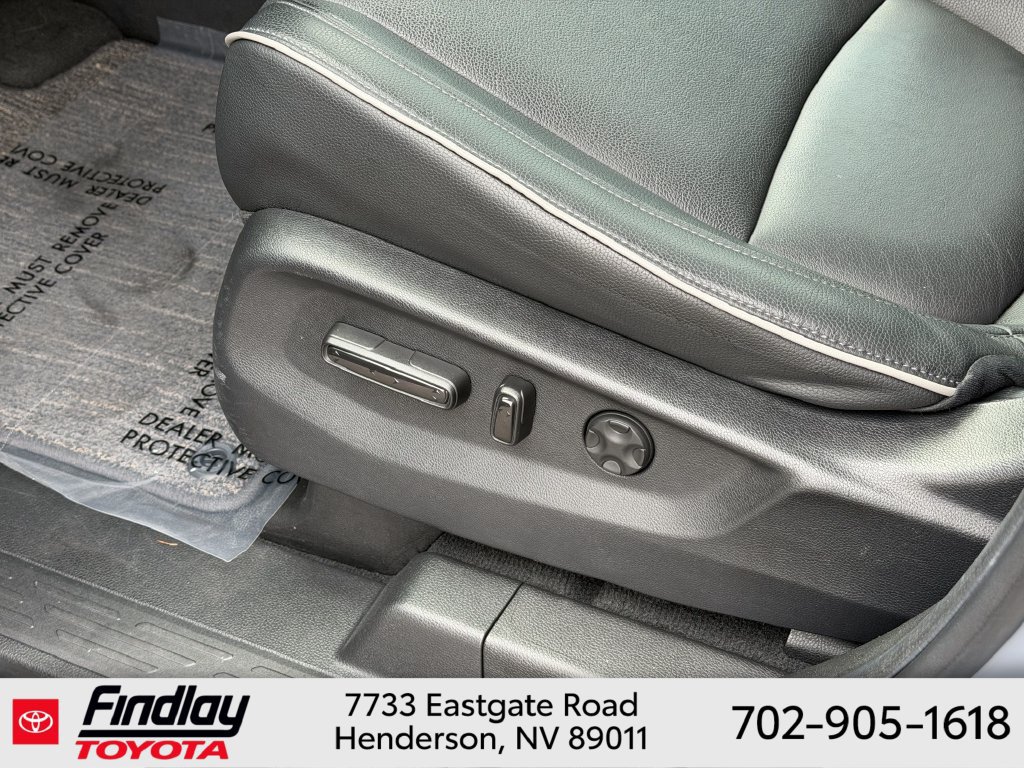 Used 2025 Honda Odyssey Touring image 16