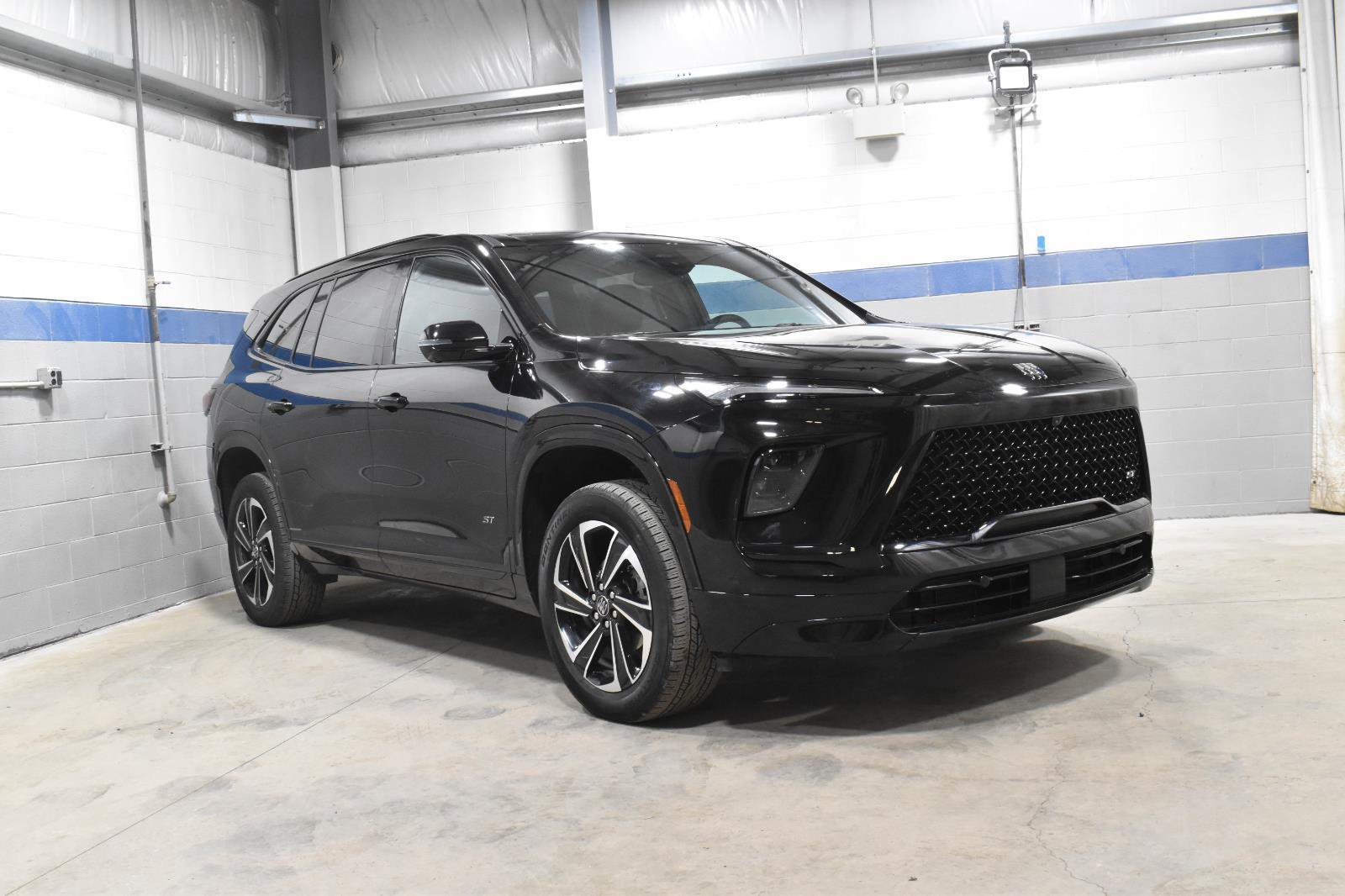 Used 2025 Buick Enclave Sport Touring FWD image 32