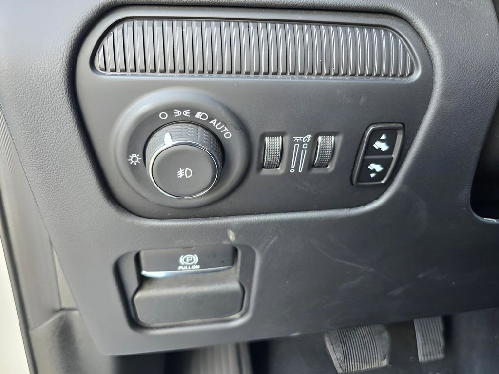 Used 2024 Jeep Grand Wagoneer L Series III AWD/4WD image 72